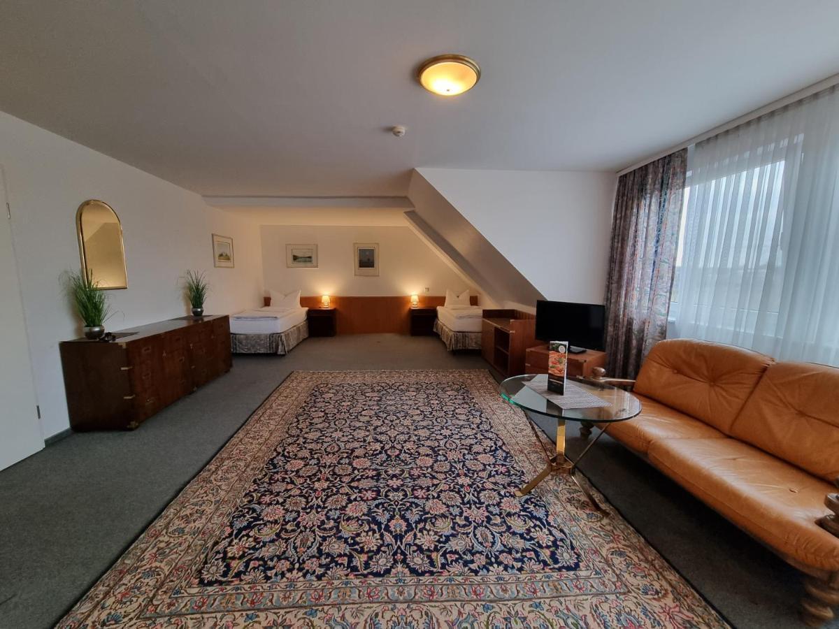 Erbenholz Hotel Laatzen Luaran gambar