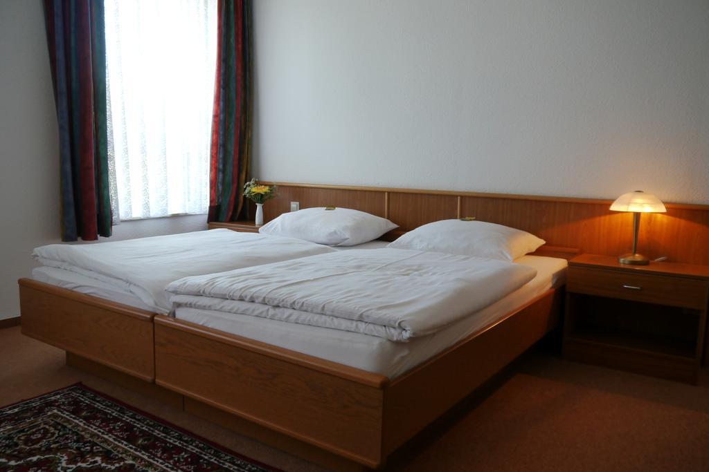 Erbenholz Hotel Laatzen Luaran gambar