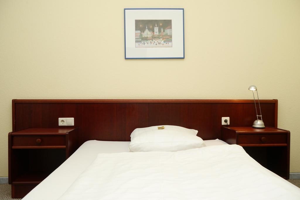 Erbenholz Hotel Laatzen Luaran gambar